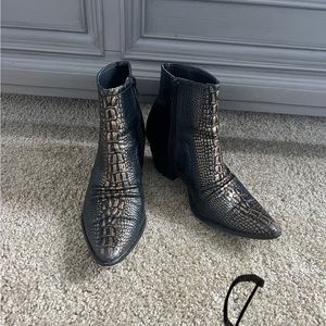 Coconuts by Matisse black & gold boots